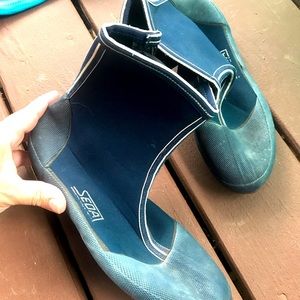 Seda Unisex scuba diving shoes size 8